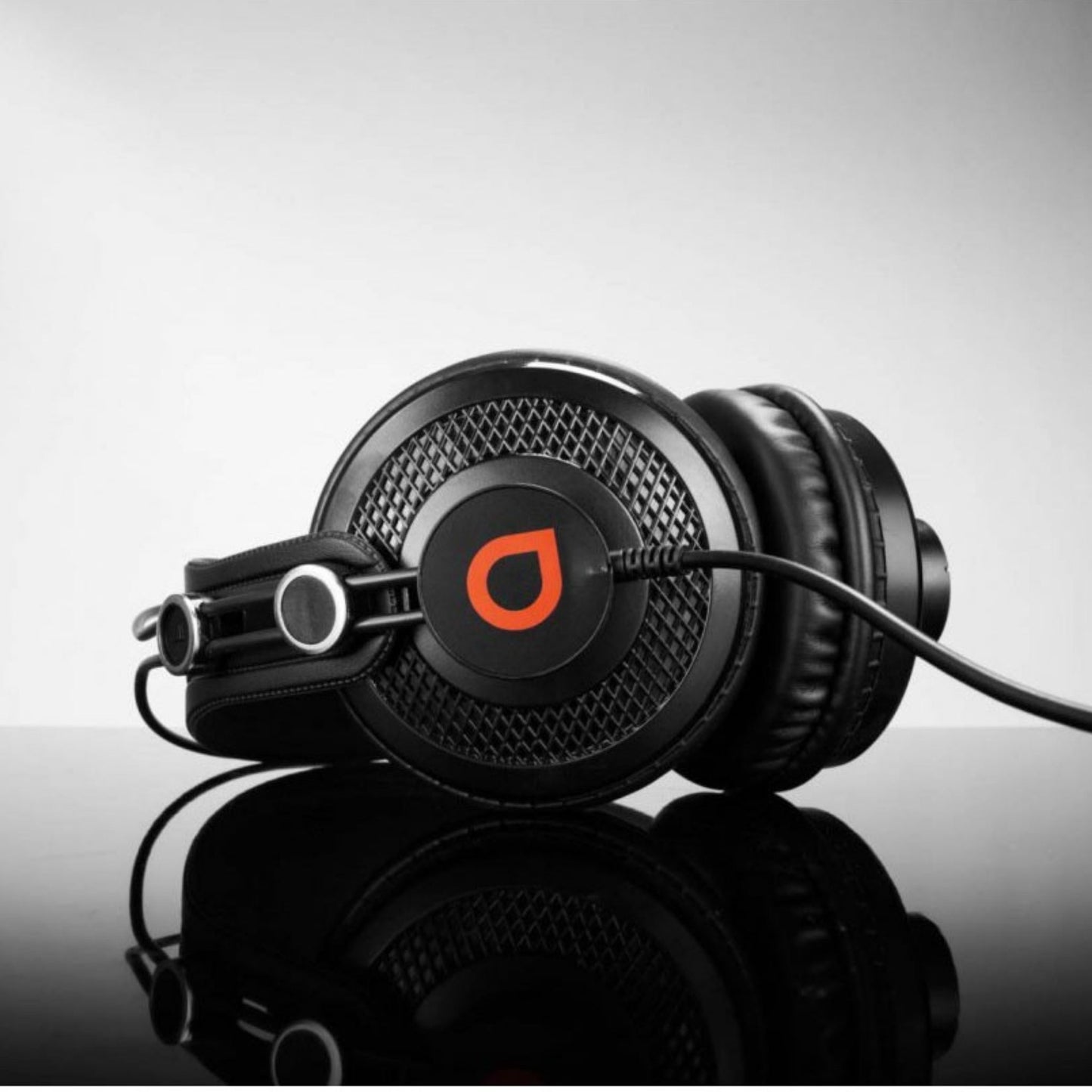 Artesia AMH-11 Kulaklık