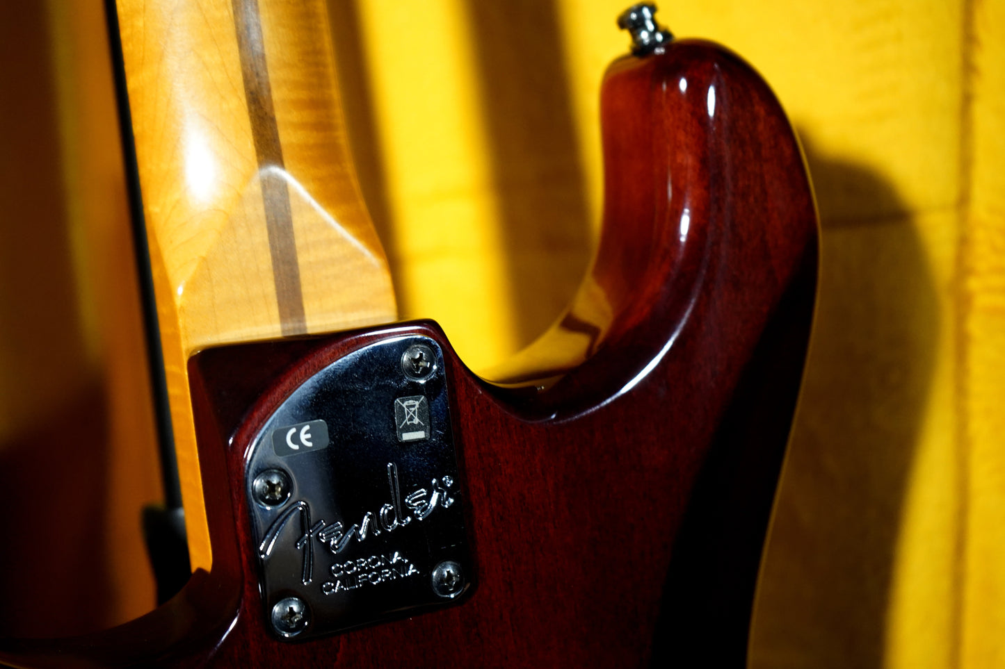 Fender Select Stratocaster Dark Cherry Burst (2.El)