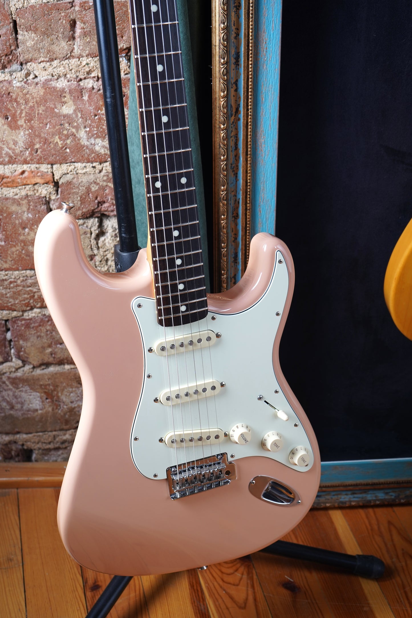 Fender Made in Japan Hybrid 60's Stratocaster - Flamingo Pink (2.El)