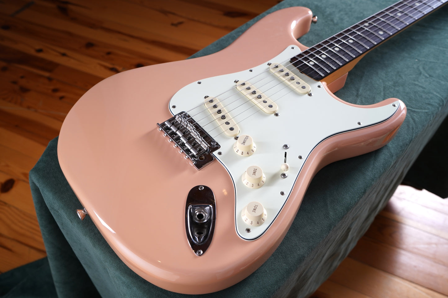 Fender Made in Japan Hybrid 60's Stratocaster - Flamingo Pink (2.El)