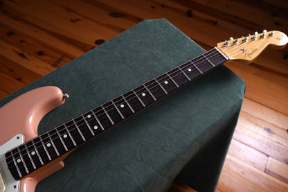 Fender Made in Japan Hybrid 60's Stratocaster - Flamingo Pink (2.El)