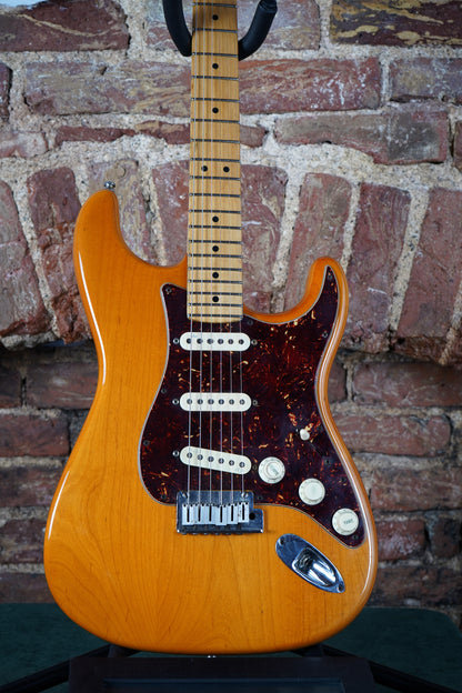 Fender 2010 American Deluxe Stratocaster Amber (2.El)