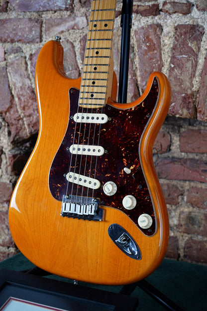 Fender 2010 American Deluxe Stratocaster Amber (2.El)