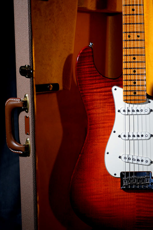 Fender Select Stratocaster Dark Cherry Burst (2.El)