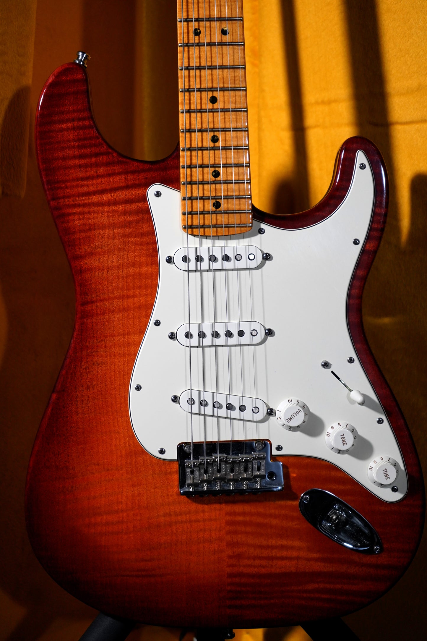 Fender Select Stratocaster Dark Cherry Burst (2.El)