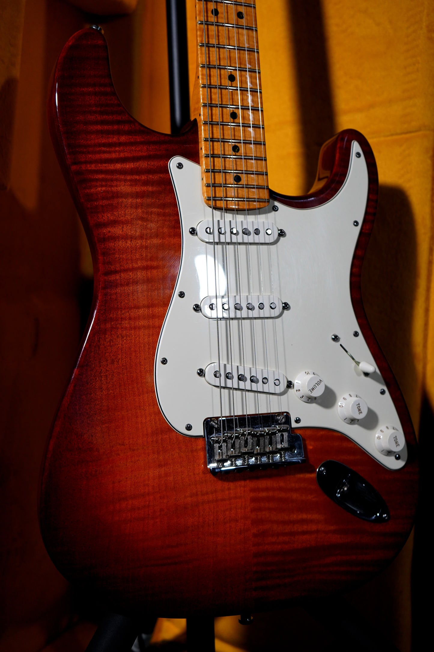 Fender Select Stratocaster Dark Cherry Burst (2.El)
