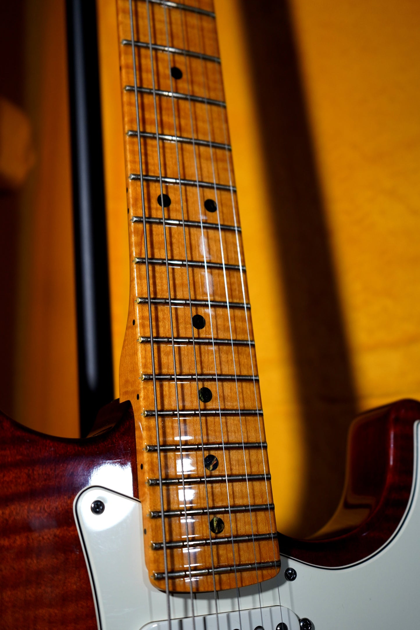 Fender Select Stratocaster Dark Cherry Burst (2.El)