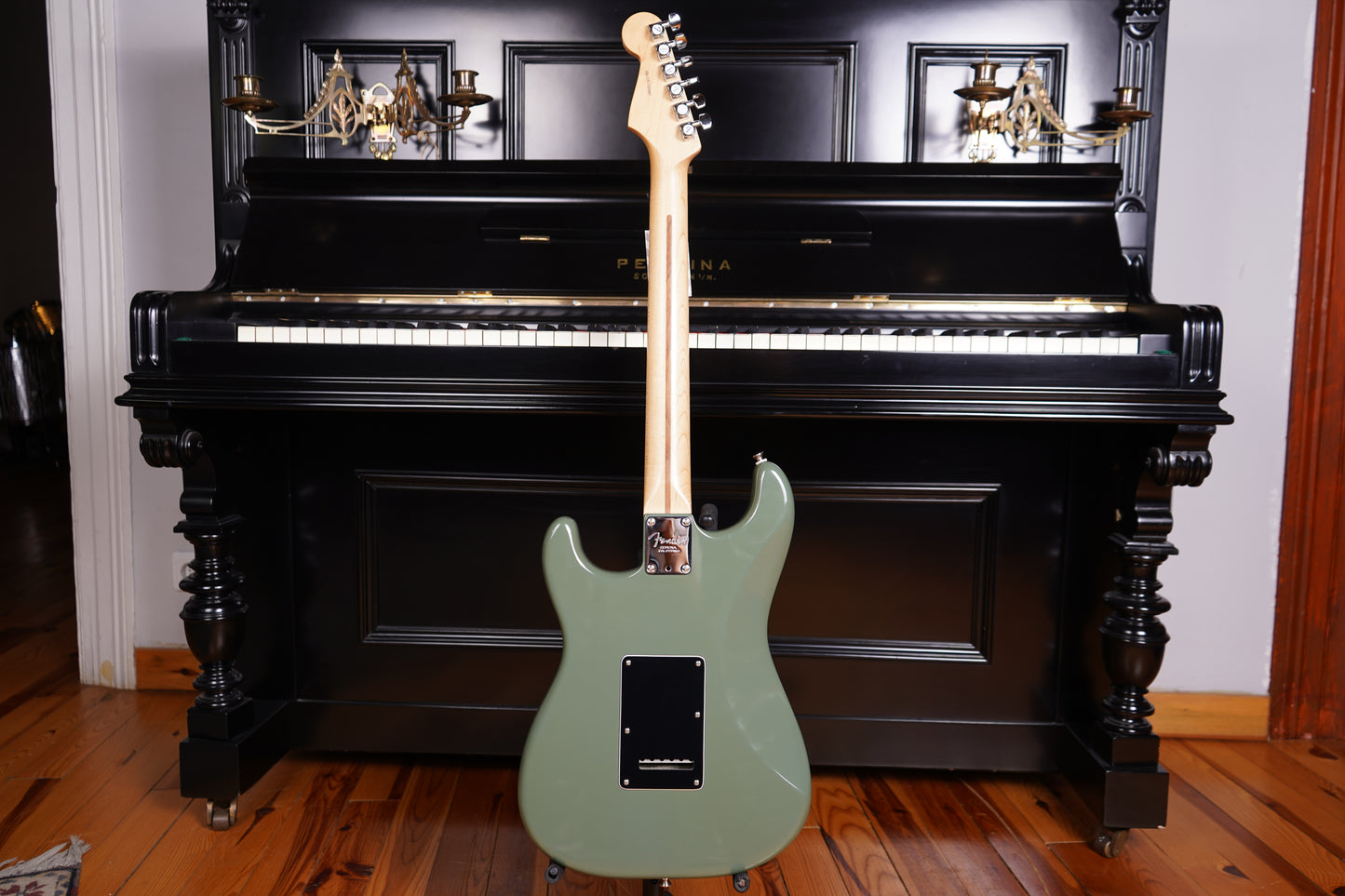 Fender American Professional Stratocaster Elektro Gitar - Olive Green (2.El)