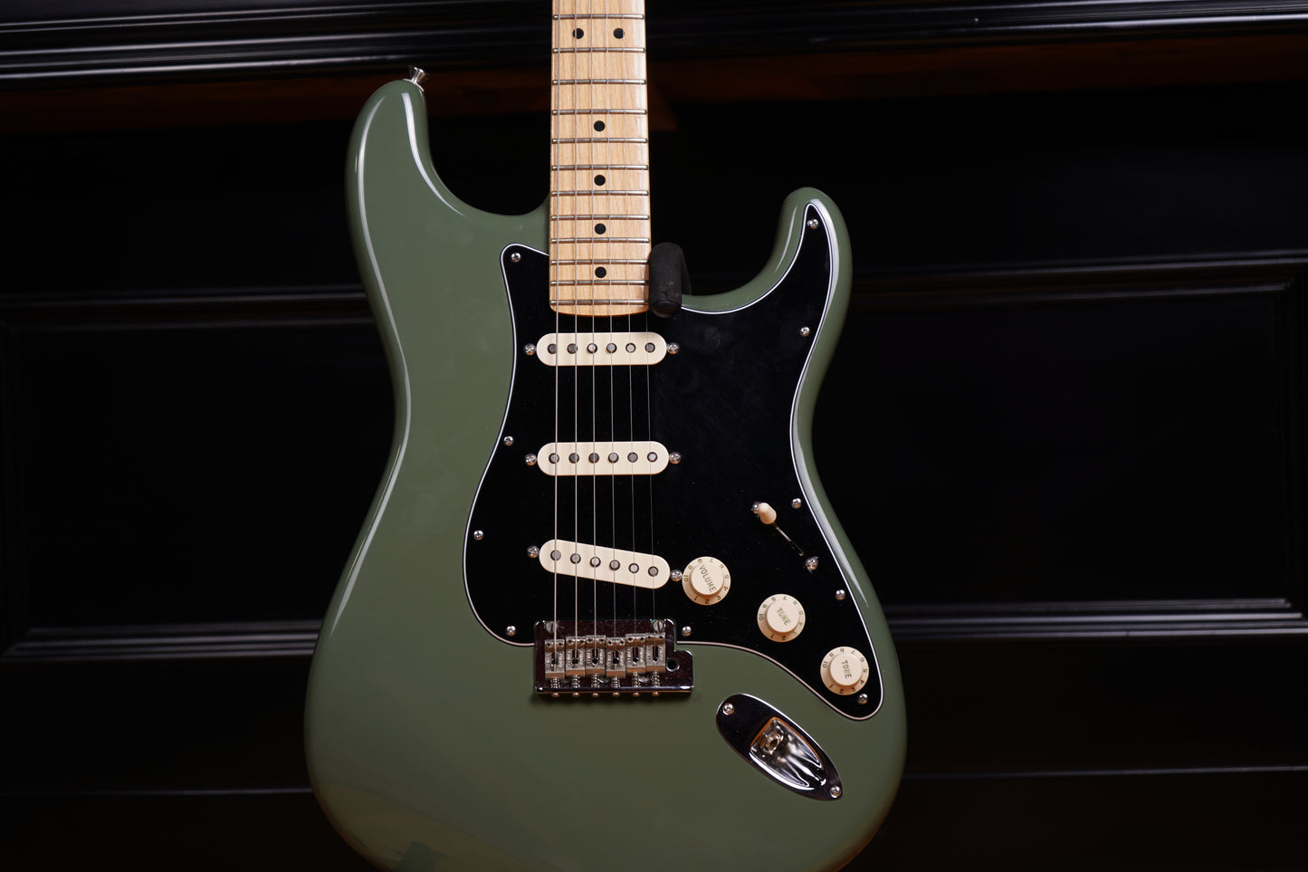 Fender American Professional Stratocaster Elektro Gitar - Olive Green (2.El)