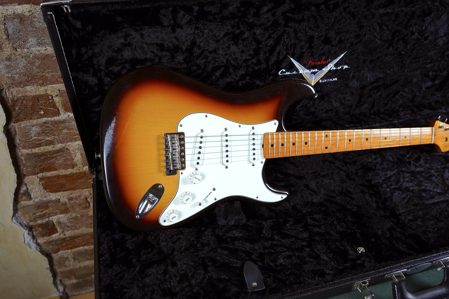 Fender Custom Shop '59 Stratocaster Closet Classic Elektro Gitar - 3 Tone Sunburst (2.El)