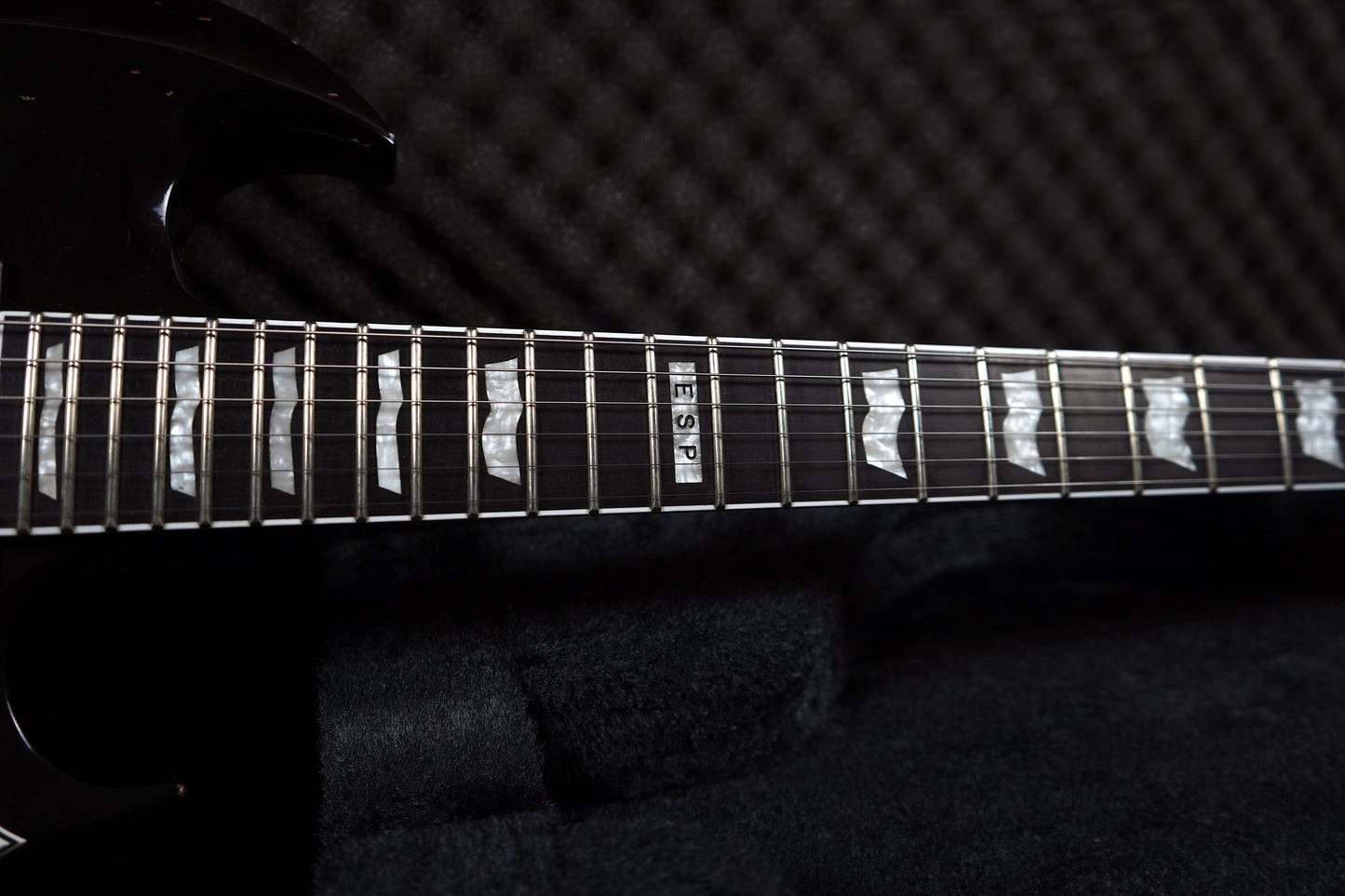 ESP Viper-II Distressed - Black (2.El)