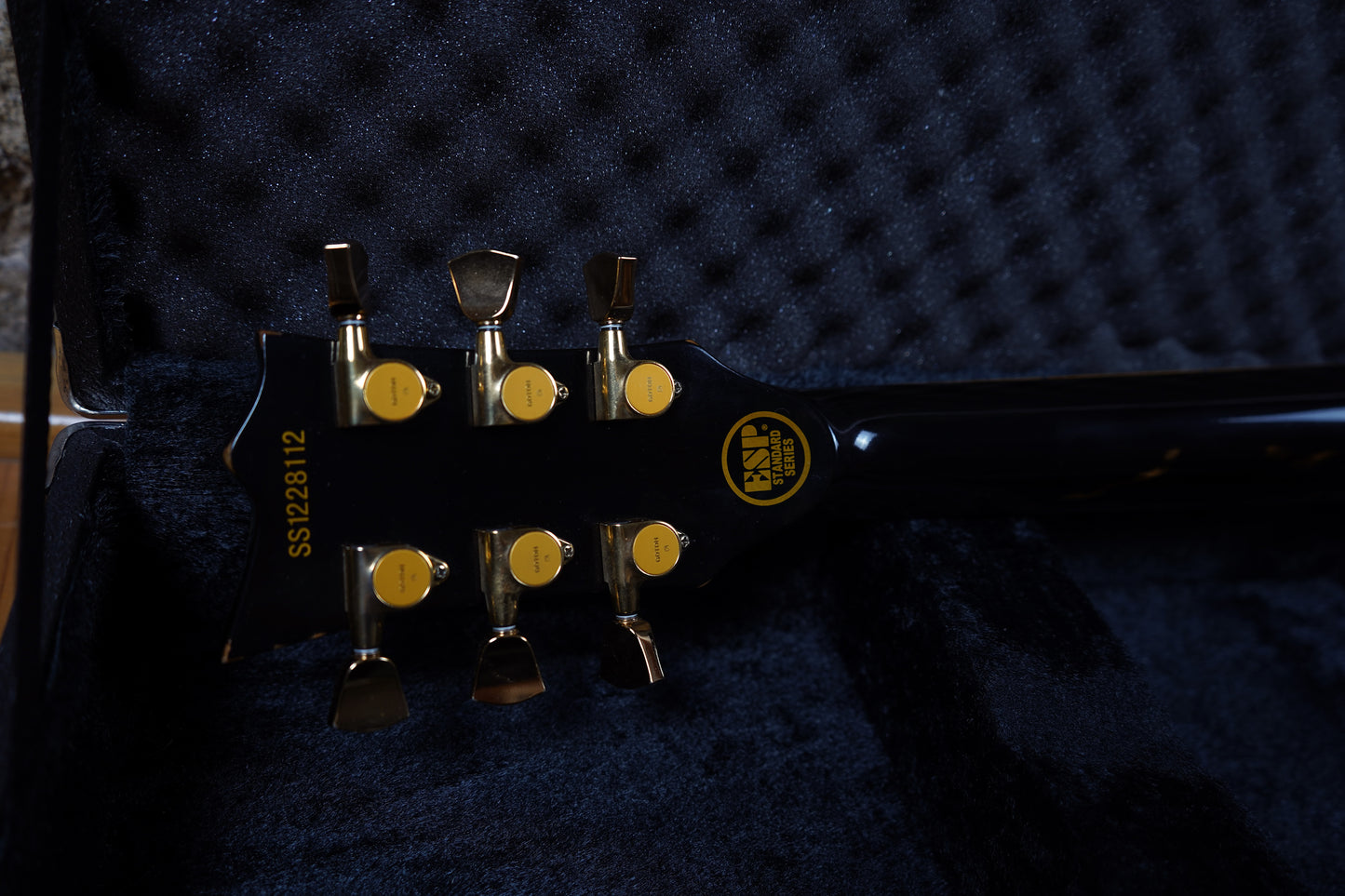 ESP Viper-II Distressed - Black (2.El)