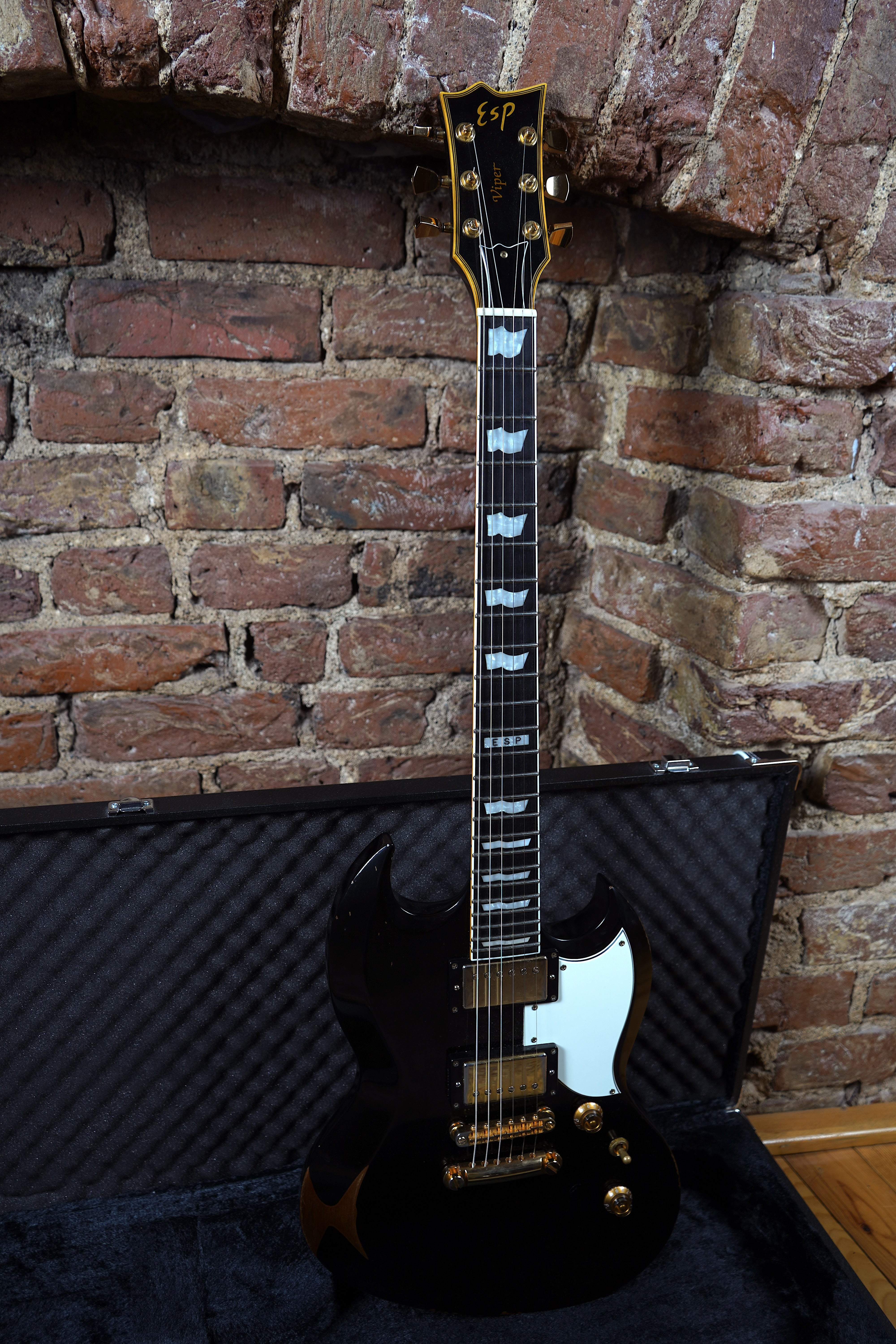 ESP Viper-II Distressed - Black (2.El) – Kıvılcım Müzik