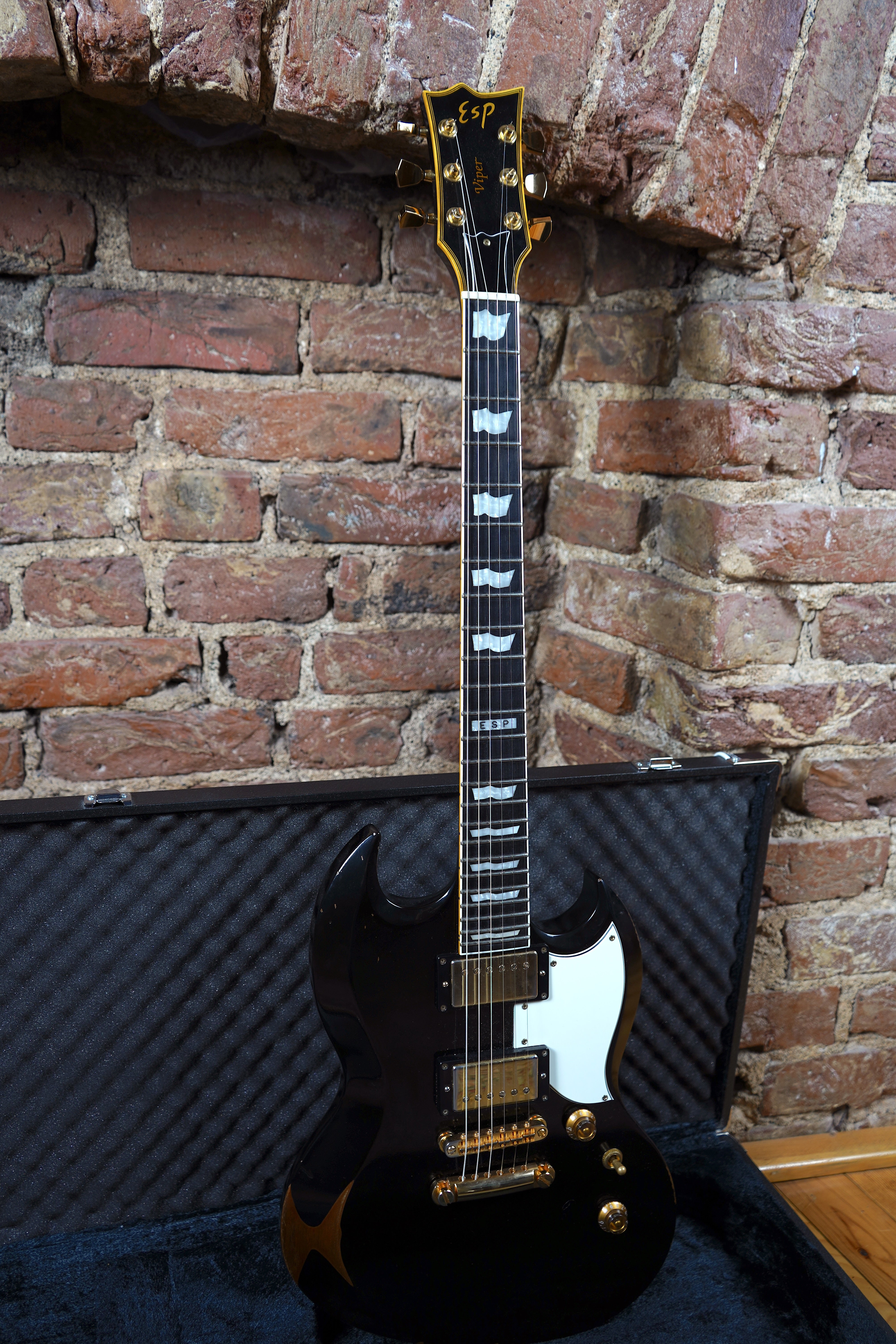ESP Viper-II Distressed - Black (2.El) – Kıvılcım Müzik