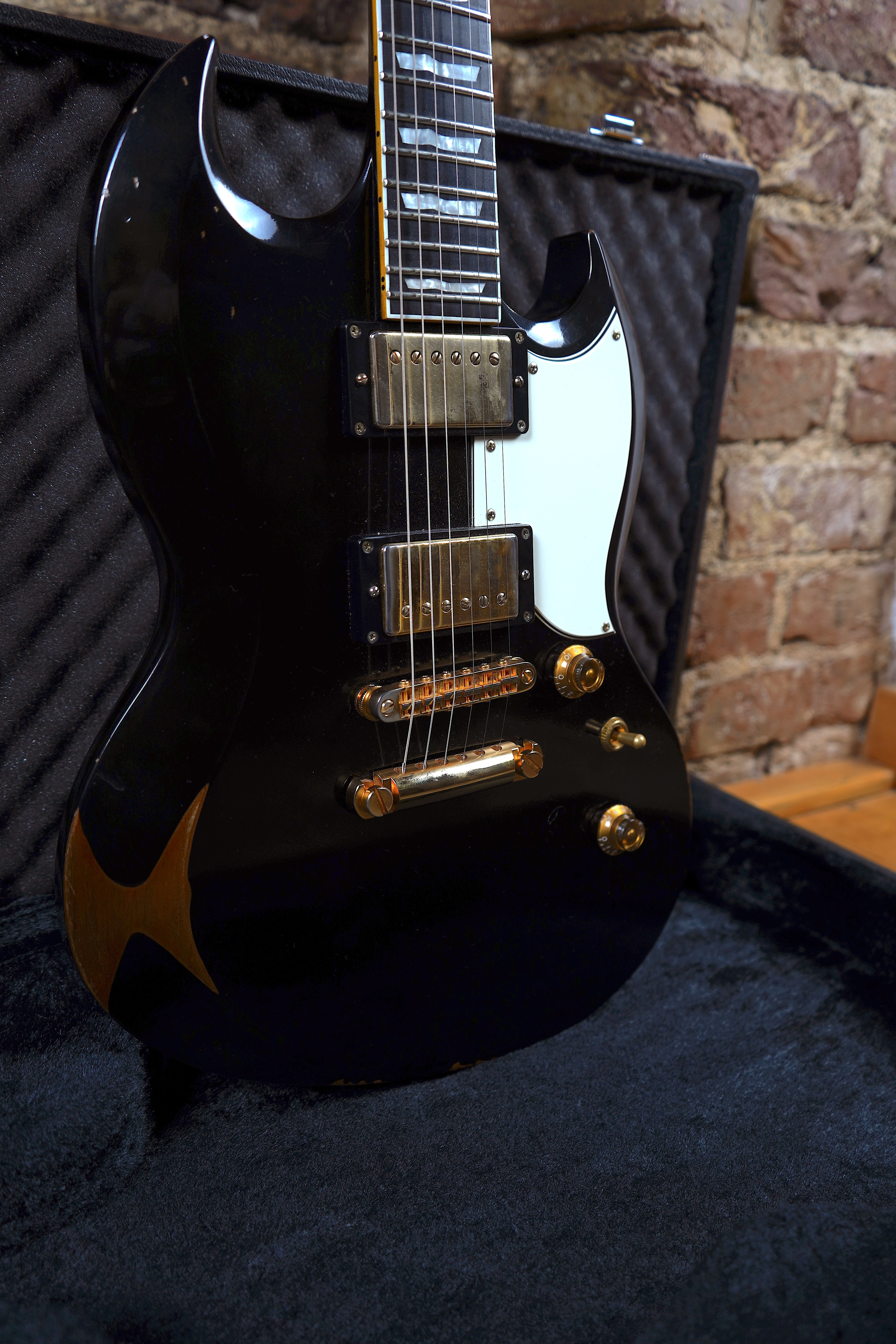 ESP Viper-II Distressed - Black (2.El) – Kıvılcım Müzik