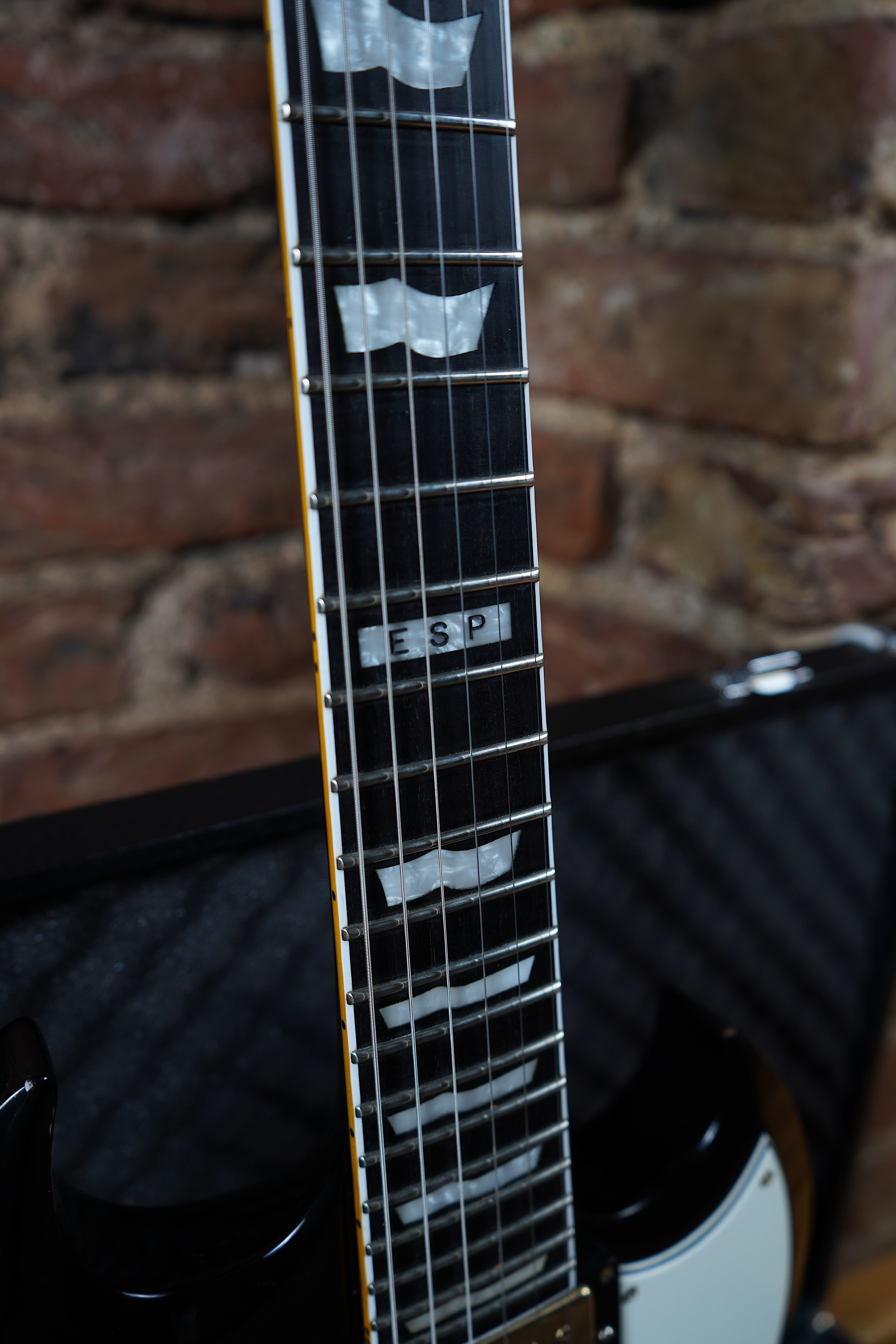 ESP Viper-II Distressed - Black (2.El) – Kıvılcım Müzik