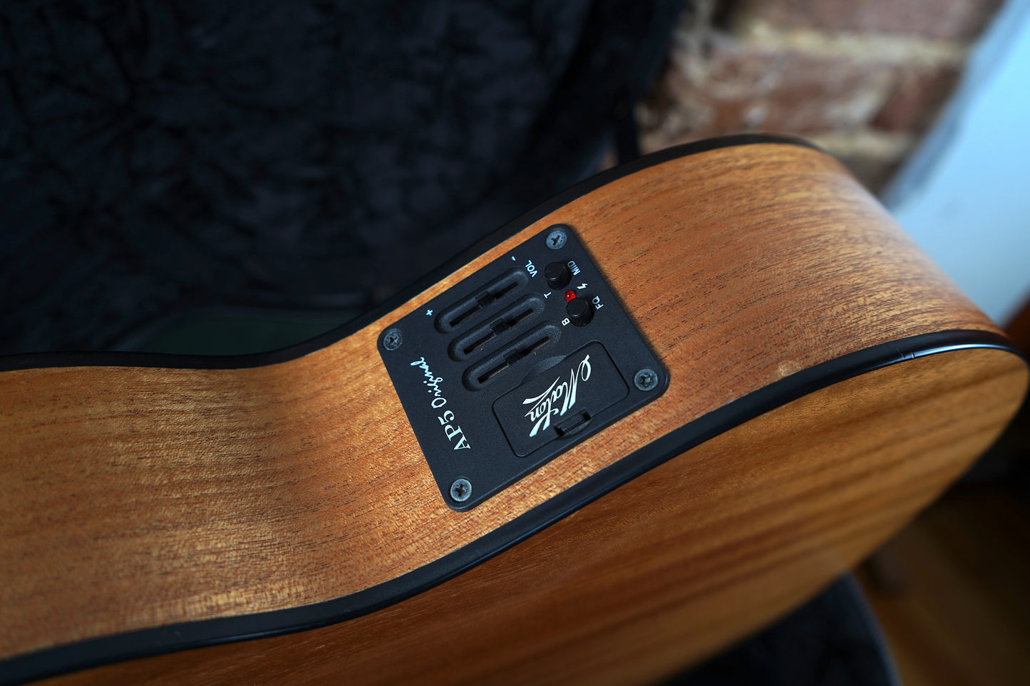 Maton EM6 Mini Elektro Akustik Gitar - Natural (2.El)