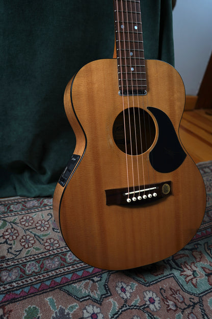 Maton EM6 Mini Elektro Akustik Gitar - Natural (2.El)