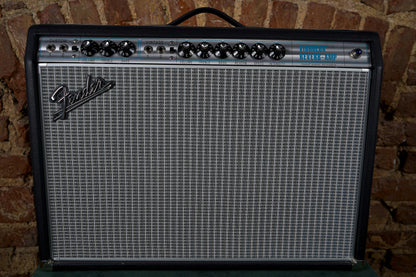 Fender '68 Custom Vibrolux Reverb Elektro Gitar Amfisi (2.El)