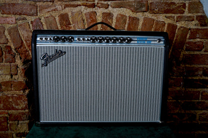 Fender '68 Custom Vibrolux Reverb Elektro Gitar Amfisi (2.El)