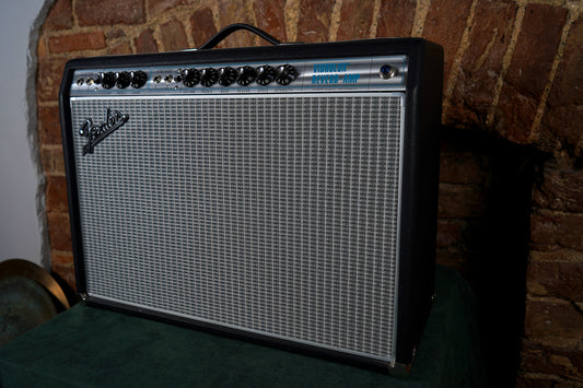 Fender '68 Custom Vibrolux Reverb Elektro Gitar Amfisi (2.El)