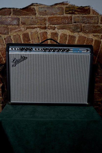 Fender '68 Custom Vibrolux Reverb Elektro Gitar Amfisi (2.El)
