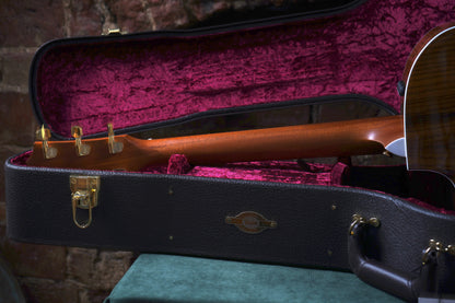 Taylor 214ce DLX w/Hardcase (2.El)