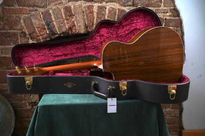 Taylor 214ce DLX w/Hardcase (2.El)