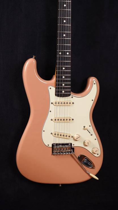 Fender Made in Japan Hybrid Stratocaster Flamingo Pink (2.El)